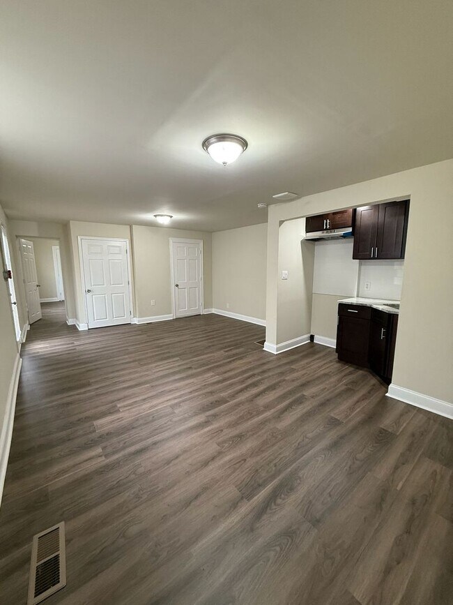 Building Photo - BRAND NEW 1 BED 1 BATH APARTMENT FOR RENT.