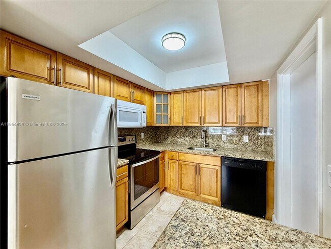 Building Photo - 2101 NE 51st St