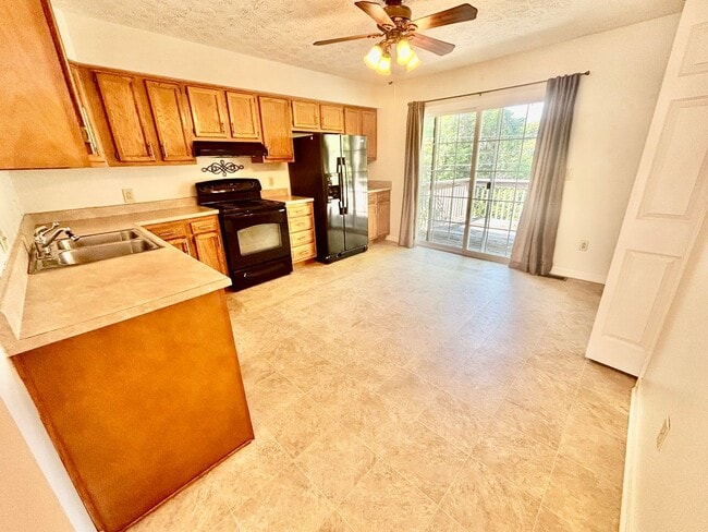 Building Photo - 3 Bedroom Home in Danville!