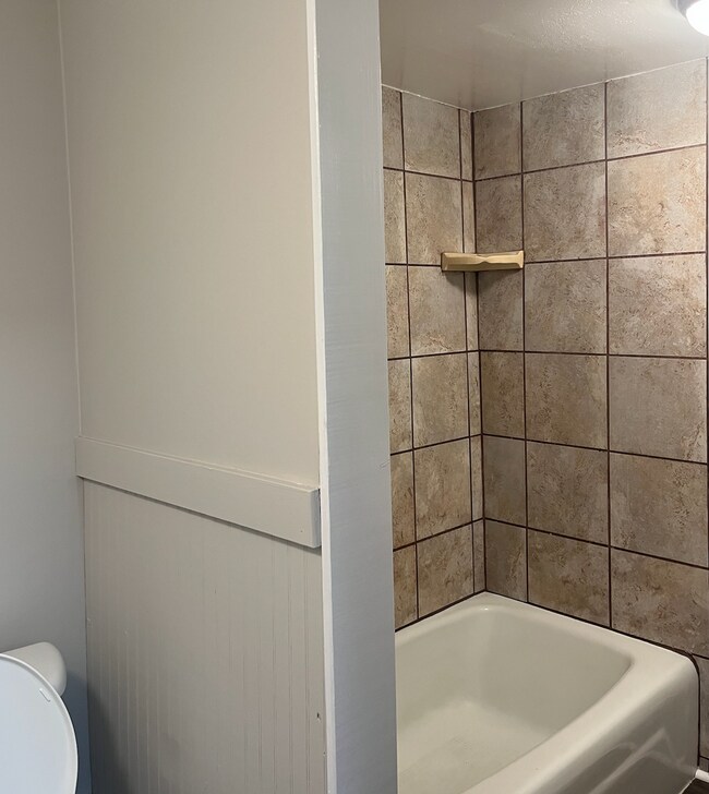 Building Photo - 542 Grn