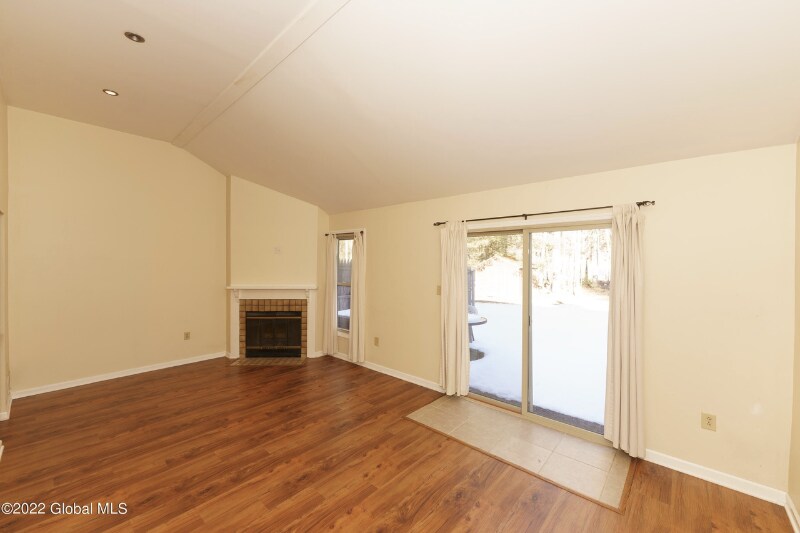 Building Photo - 12 Whispering Pines Rd