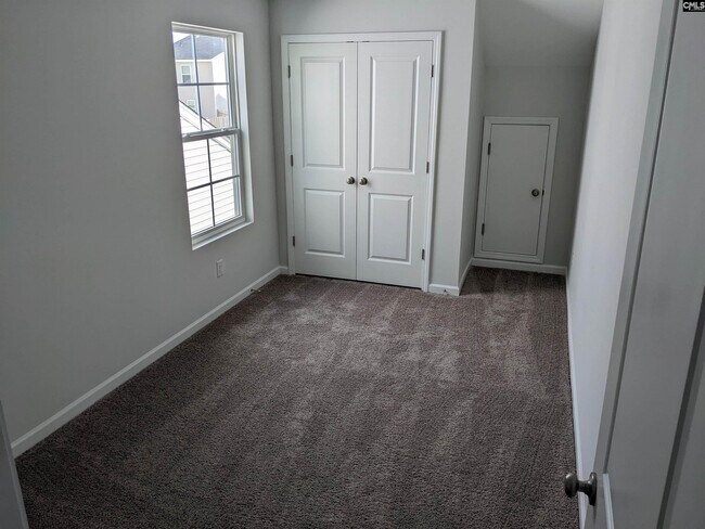 Building Photo - 531 Moresby Wy