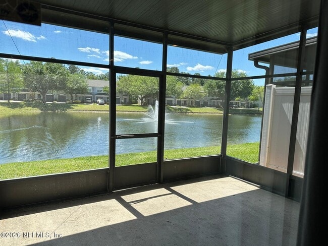 Building Photo - 5880 Sandstone Way