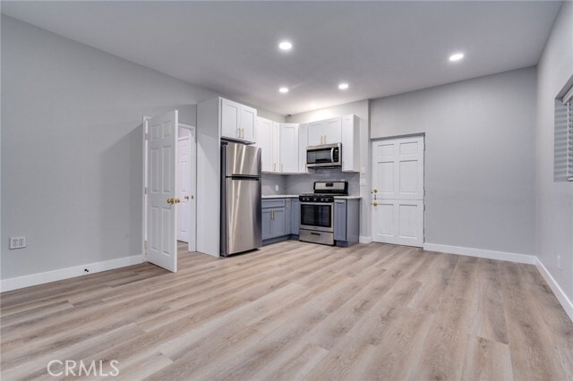 Building Photo - 1116 W Balboa Blvd