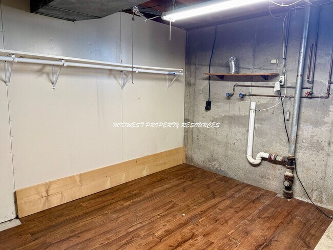 Building Photo - Spacious 3 Bedroom Home with Finished Lower Level & Large Fenced Yard