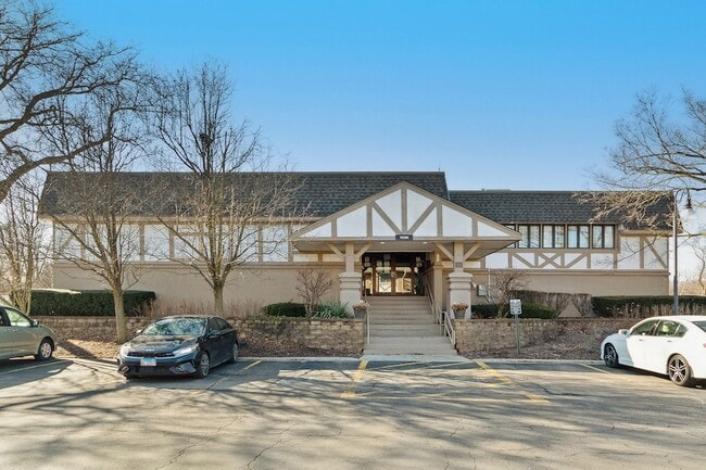 Building Photo - 9S070 Lake Dr