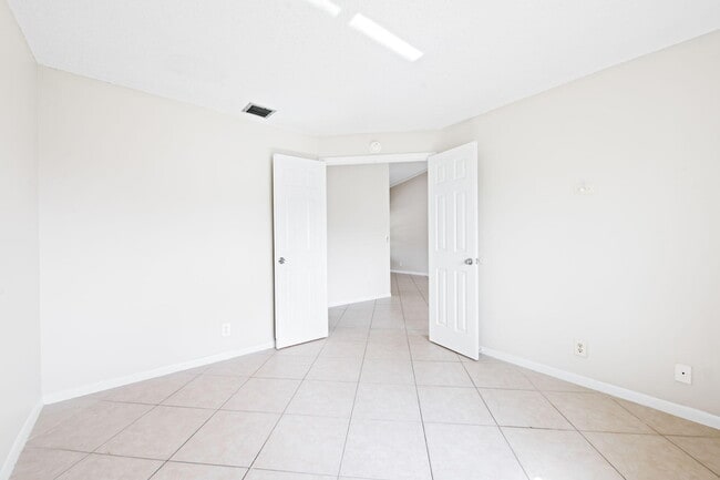 Building Photo - 2981 NW 92nd Ave