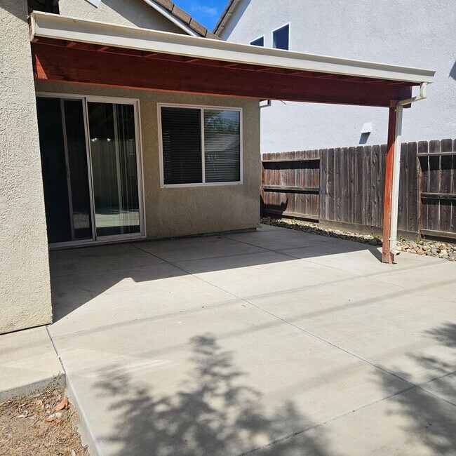 Building Photo - 1720 Somersby Ln