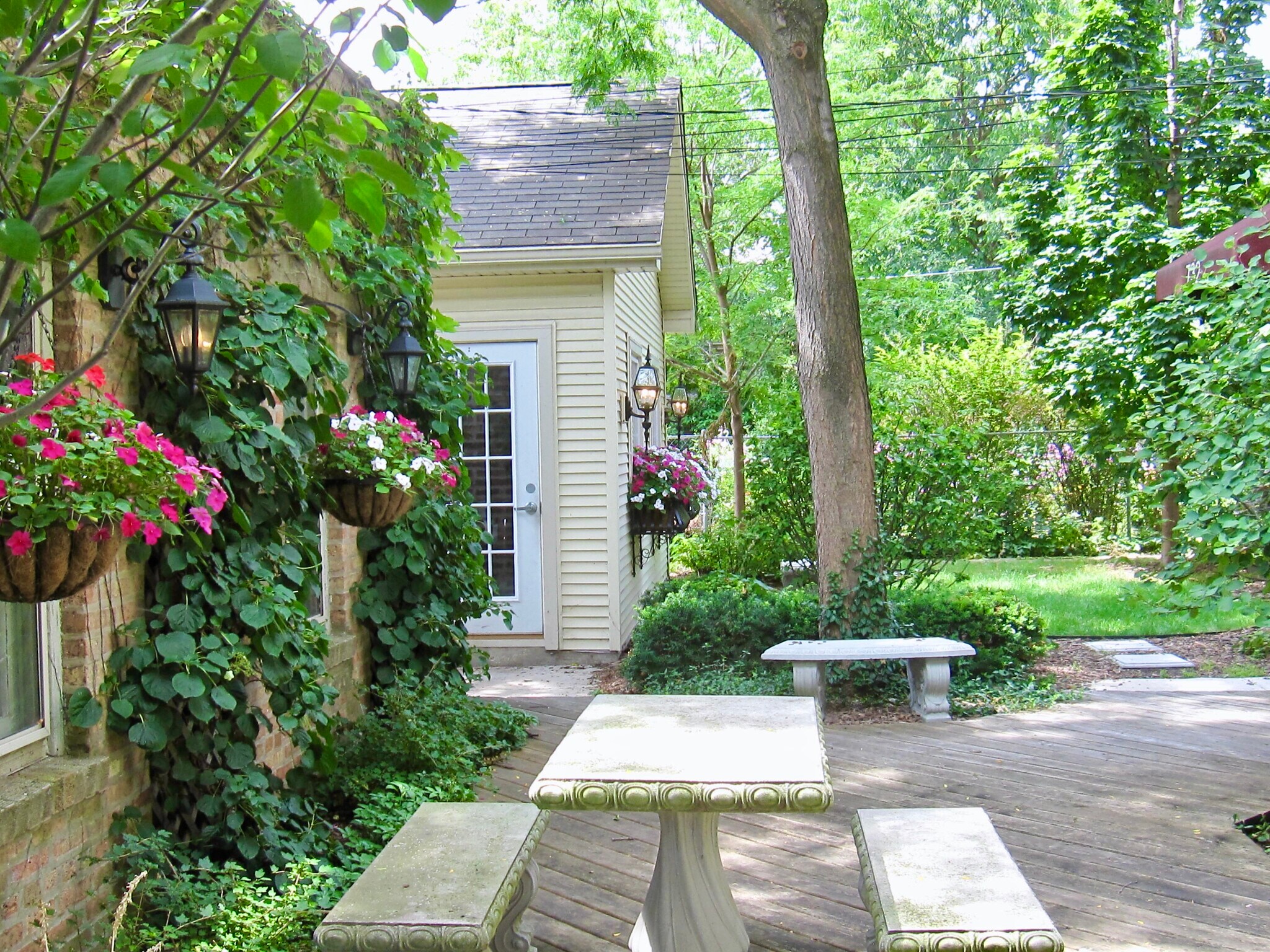 Building Photo - 732 Mulford St