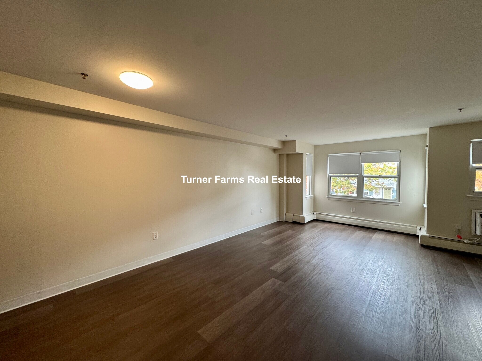 Building Photo - 2 Smith St