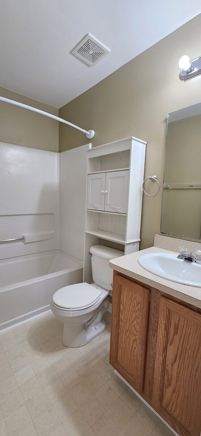 Building Photo - 156 Saber Way