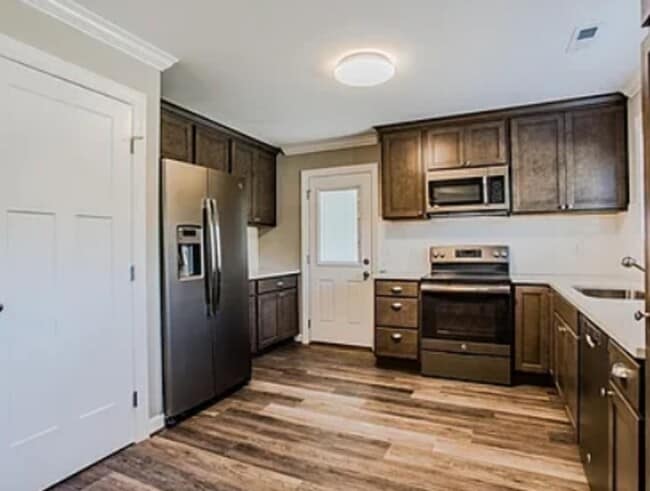 Building Photo - 306 W College St