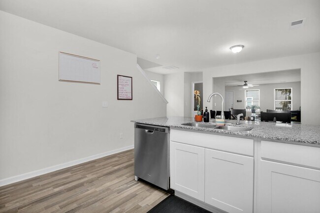 Building Photo - Bright and Airy 3-Bedroom Retreat with Deck and Corner Lot on Lady's Island!