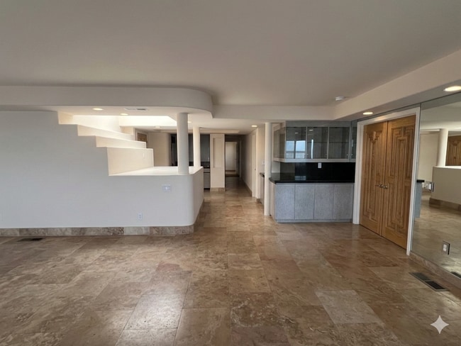 Building Photo - 3802 Riviera Dr