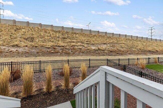 Building Photo - 4474 Peak Crst Vw