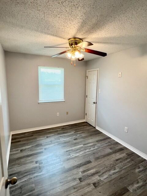 Building Photo - 2532 Misty Meadows Dr