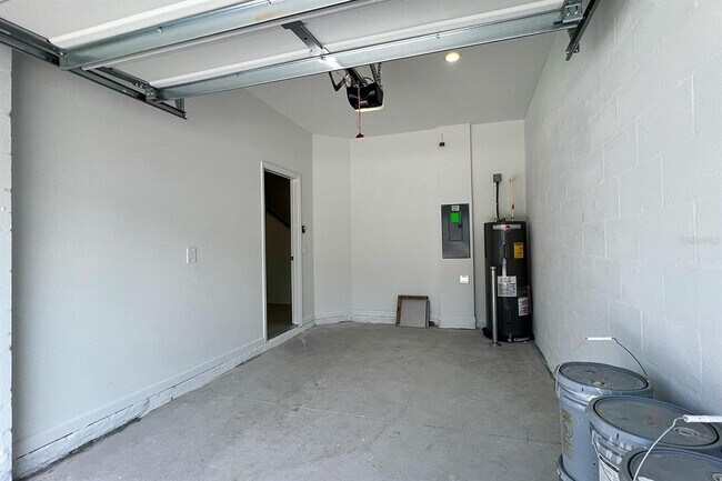 Building Photo - 2607 Skyline Lp