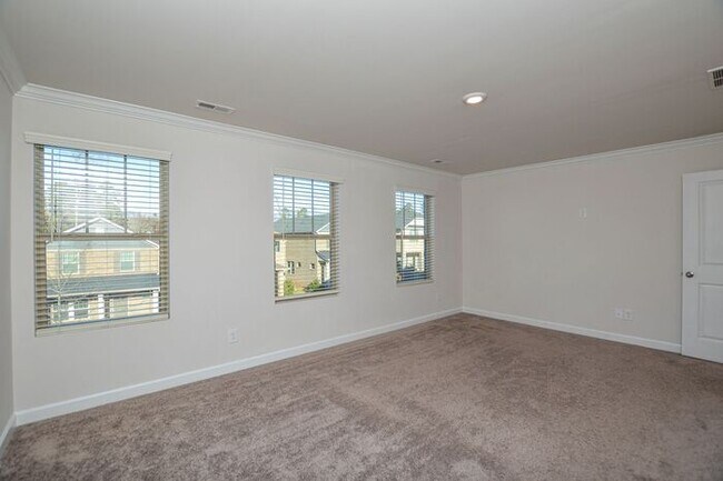 Building Photo - Like New All Brick Home in Mint Hill!