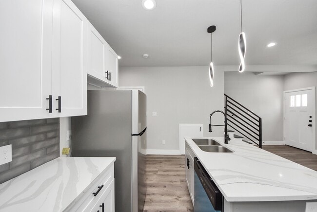 Building Photo - 19104 Sears Dr