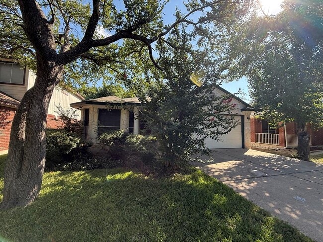 Building Photo - 2512 Claudia Dr