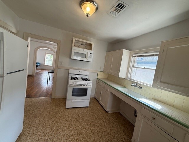 Building Photo - 1710 Bolsover St