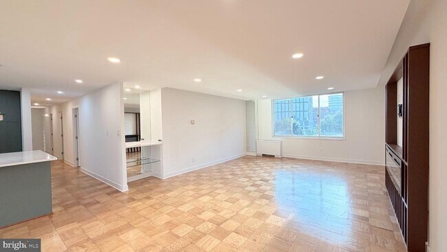 Building Photo - 11801 Rockville Pike