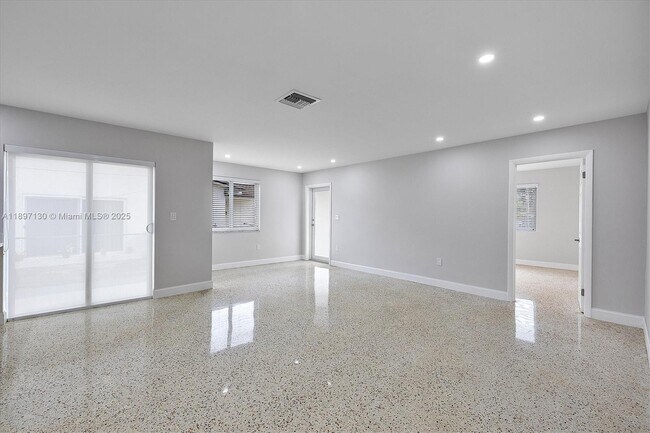 Building Photo - 3820 SW 92nd Ave