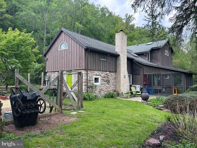 Building Photo - 4 Cross Creek Ln