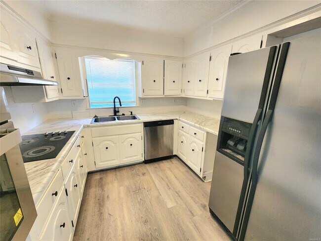 Building Photo - 437 Glade Park Dr