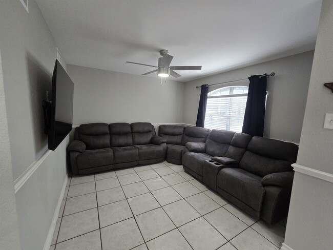 Building Photo - 9819 Sweetwind Dr