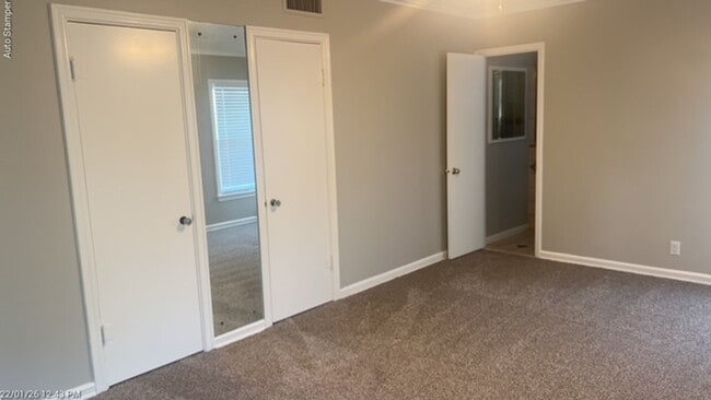 Building Photo - 3200 S Hills Ave