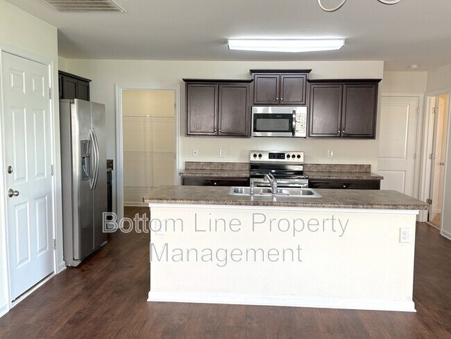 Building Photo - 3997 Long Arrow Dr