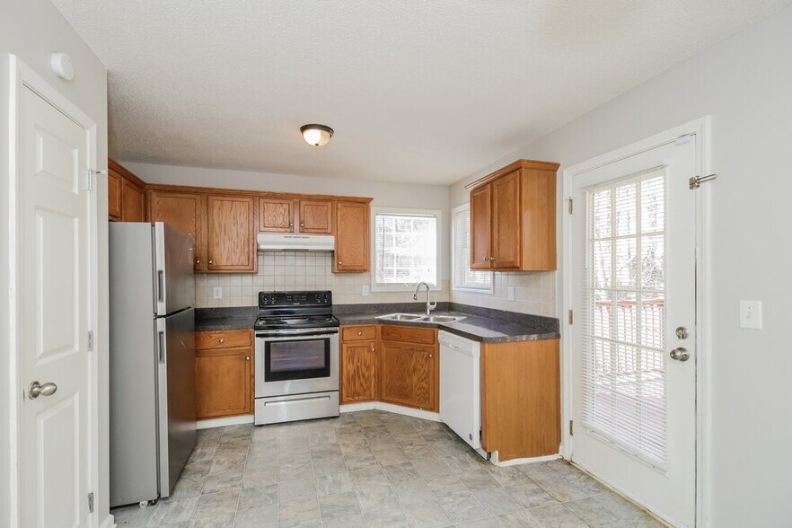 Building Photo - 40 Pleasant Forest Trail