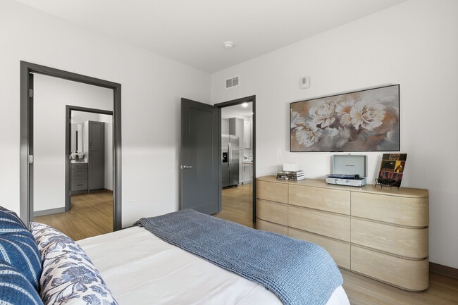 Building Photo - 1225 Rock Run Crossings Dr