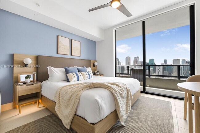 Building Photo - 159 NE 6th St