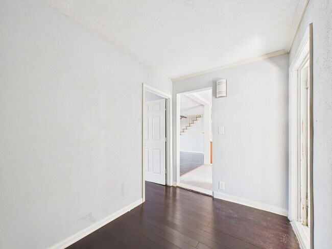 Building Photo - 3814 Luca St