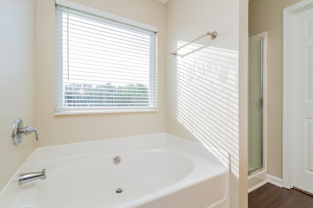 Building Photo - 305 Stewart Springs Dr