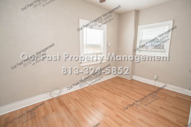 Building Photo - 549 2nd St N