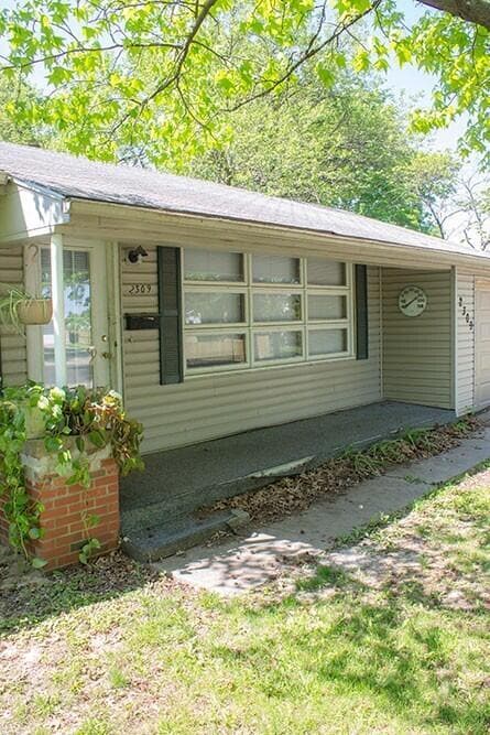 Building Photo - 2309 Highland Dr