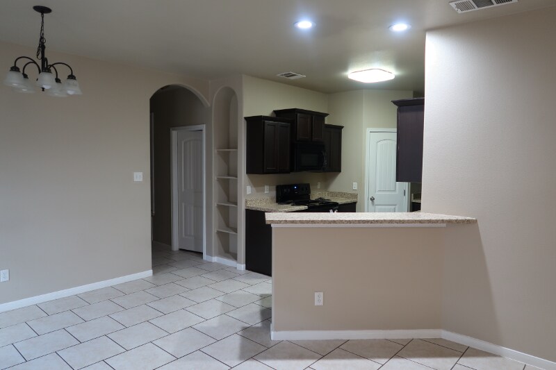 Building Photo - 1209 Vanguard Ln