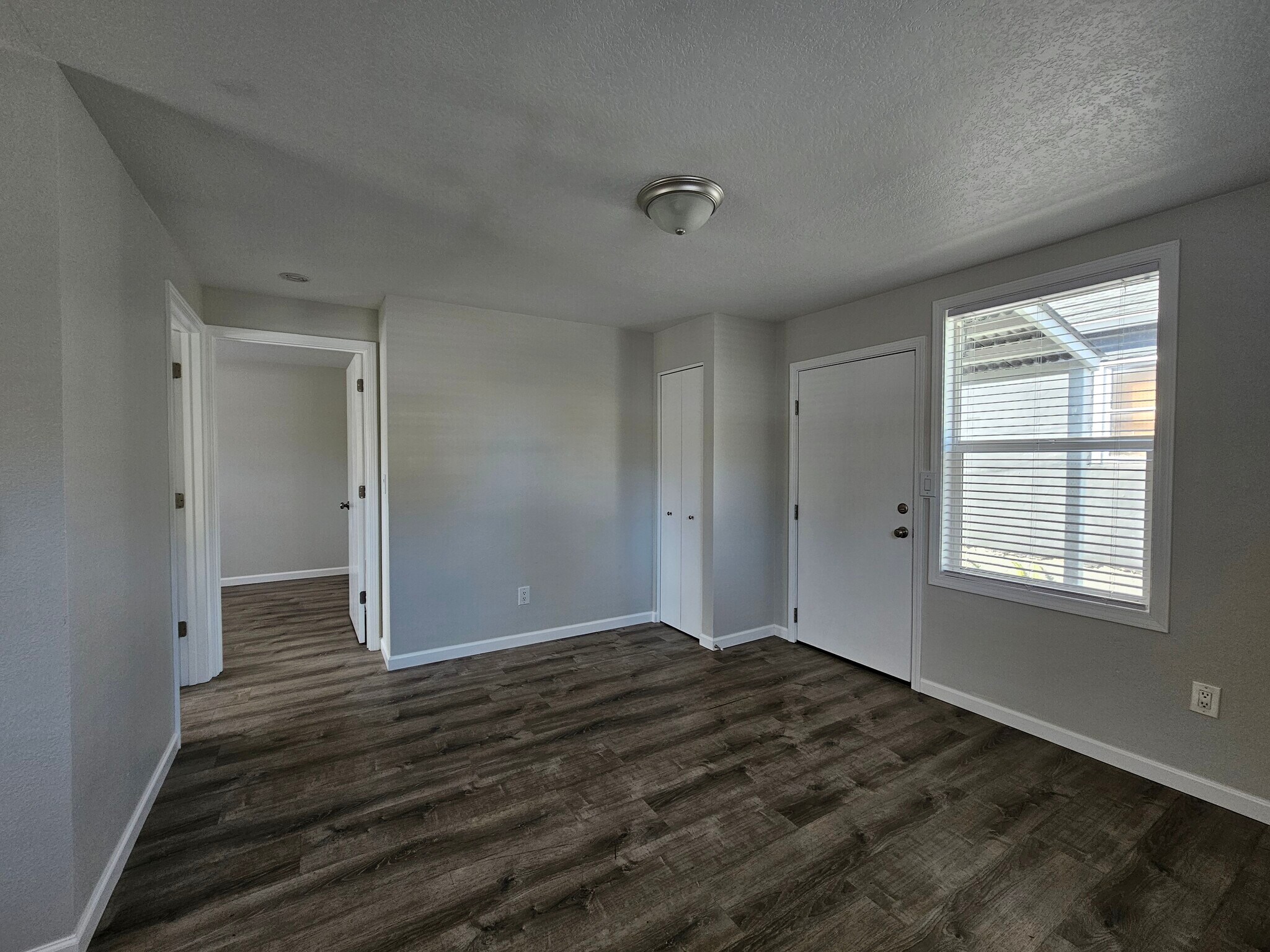 Building Photo - 3220 SE Rockwood St