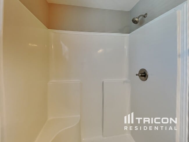 Building Photo - 393 Preakness Cir