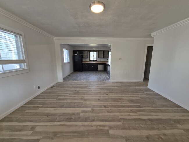 Building Photo - 5309 W Hill Dr