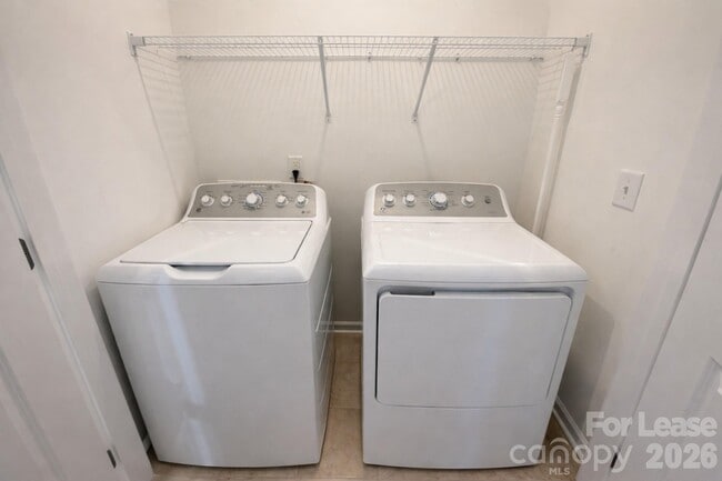 Building Photo - 9458 Senator Royall Dr