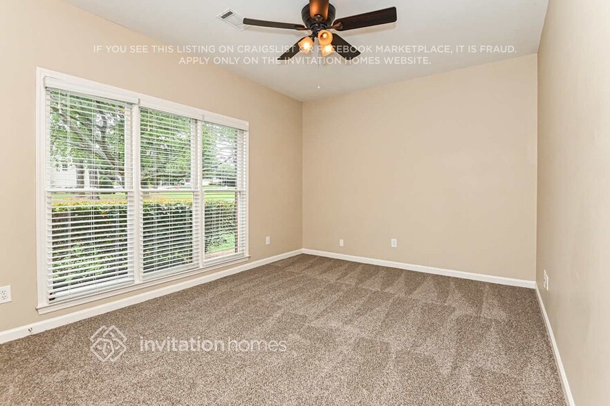 Building Photo - 2025 Fairway Cl Terrace