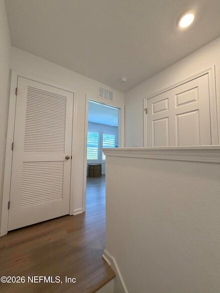 Building Photo - 8326 Zenith Cir