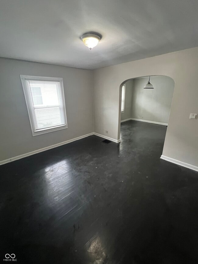 Building Photo - 854 N Bradley Ave