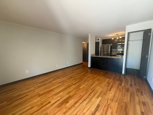 Building Photo - Renovated 1 Bedroom in South Nashville - $99 Deposit Special!