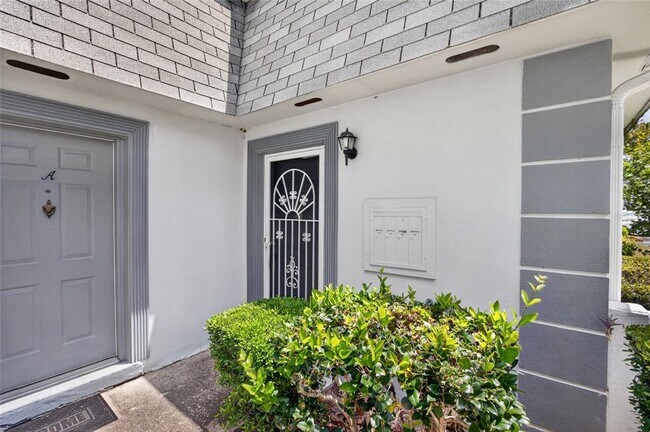 Building Photo - 1567 SE 27th St