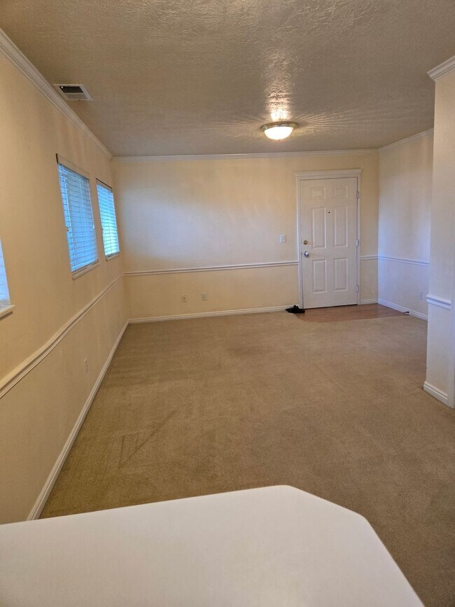 Building Photo - Beautiful Orem 2 bedroom condo